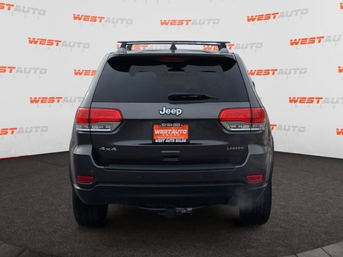 Used 2019 Jeep Grand Cherokee Laredo image 4