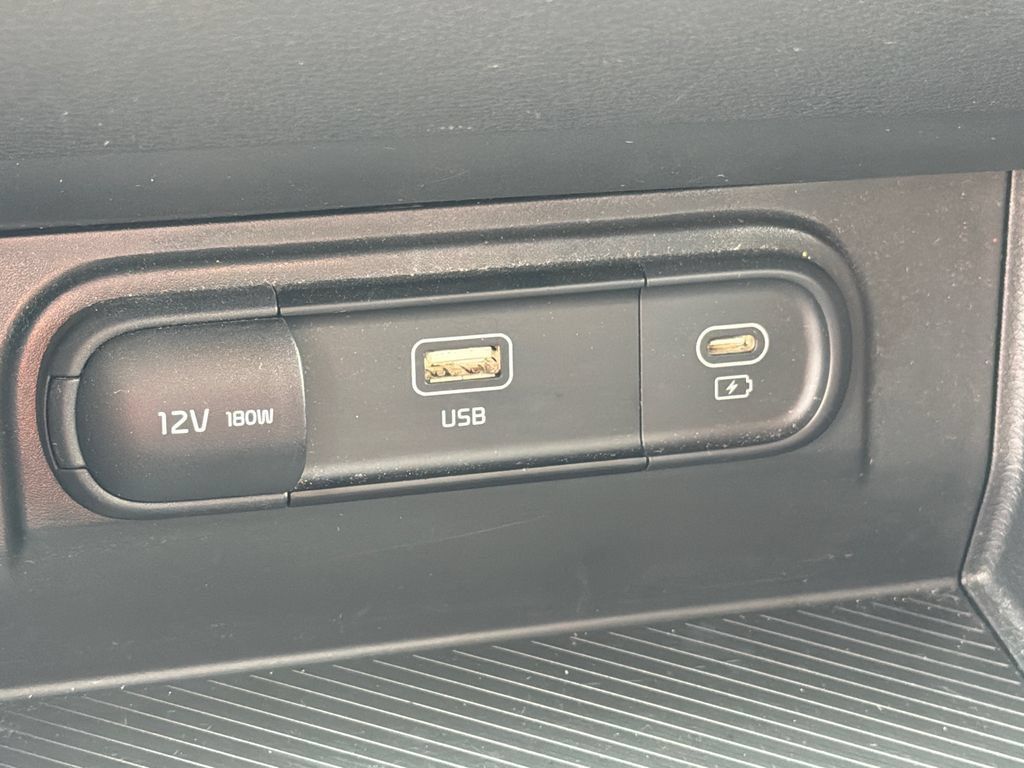 Used 2025 Kia Sportage LX FWD image 30