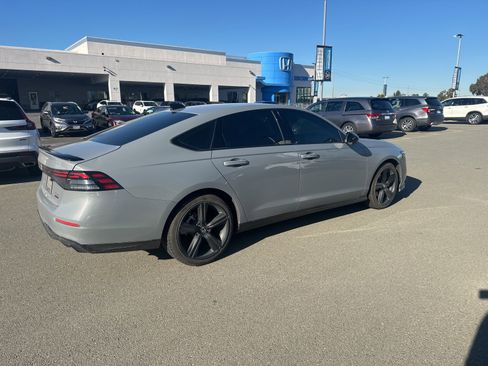 Used 2024 Honda Accord Sport image 3