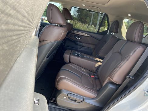 Used 2025 Honda Pilot Elite image 16