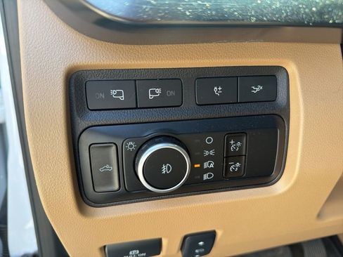 Used 2024 Ford F250 Lariat w/ Lariat Ultimate Package AWD/4WD image 15