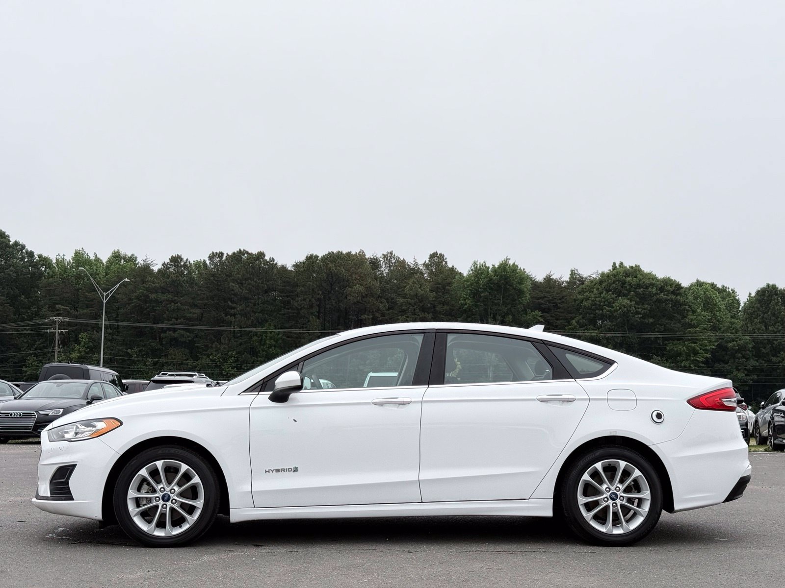 Used 2019 Ford Fusion SE FWD image 10
