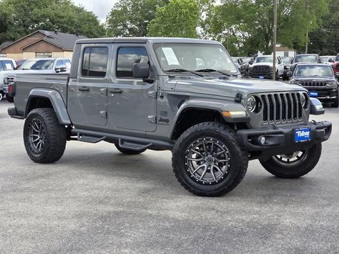 Used 2023 Jeep Gladiator Sport AWD/4WD image 2