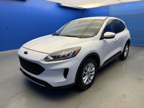 Used 2020 Ford Escape SE FWD image 4