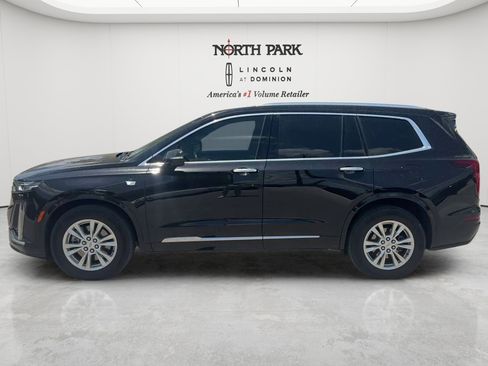 Used 2022 Cadillac XT6 Luxury FWD image 2