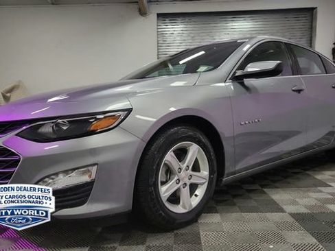 Used 2024 Chevrolet Malibu LT FWD image 4