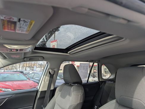 Certified 2022 Toyota RAV4 XLE image 23