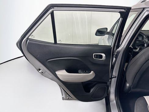 Used 2025 Hyundai Venue SEL FWD image 26