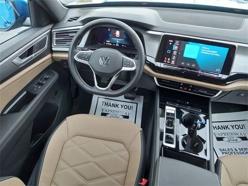 Used 2024 Volkswagen Atlas Cross Sport SE w/ Panoramic Sunroof Package image 15