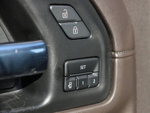 Used 2020 GMC Sierra 3500 Denali w/ Denali Ultimate Package image 16