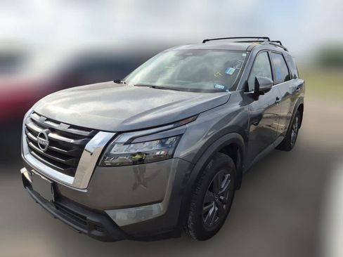 Used 2025 Nissan Pathfinder SV w/ SV Premium Package FWD image 2