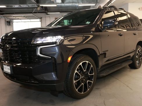 Used 2023 Chevrolet Tahoe RST w/ Sport Performance Package image 3