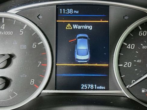 Used 2019 Nissan Sentra SV FWD image 17