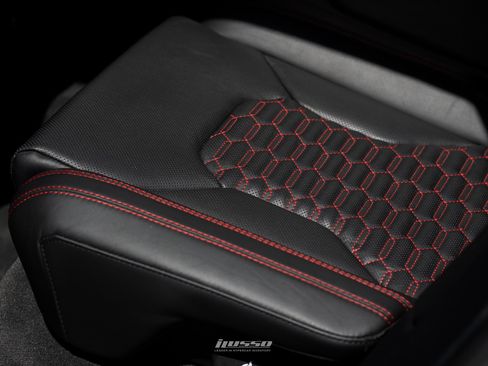Used 2021 Lamborghini Urus AWD/4WD image 42