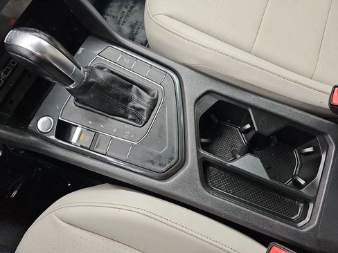 Used 2019 Volkswagen Tiguan SE w/ Panoramic Sunroof Package image 24