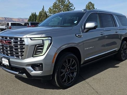 New 2026 GMC Yukon XL Denali w/ Sun & Power Step Package AWD/4WD image 4