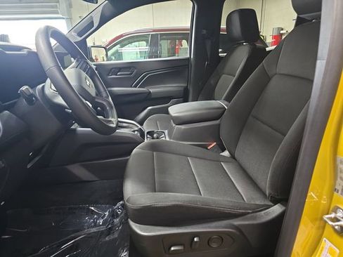 Used 2023 Chevrolet Colorado Trail Boss w/ Technology Package image 18