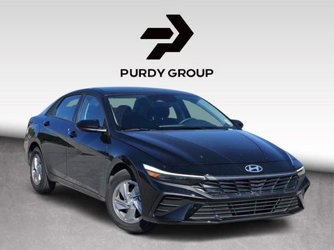 Certified 2025 Hyundai Elantra SE FWD image 1