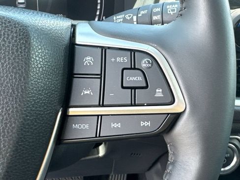 Used 2024 Toyota Grand Highlander XLE FWD image 29