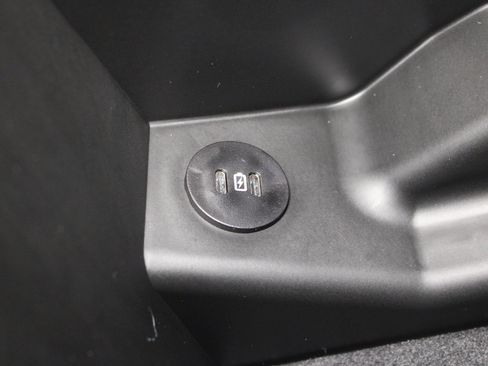 New 2025 Ford F150 Platinum w/ Equipment Group 702A High image 22