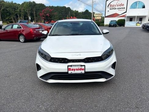 Used 2023 Kia Forte LXS w/ LXS Technology Package FWD image 4