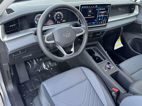 New 2026 Volkswagen Tiguan SE image 10