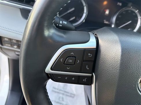 Certified 2022 Toyota Highlander Platinum image 17