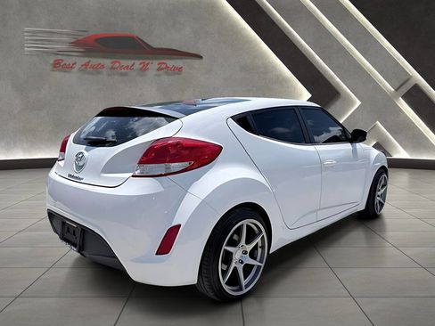 Used 2014 Hyundai Veloster FWD image 18