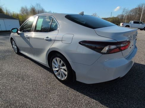 Used 2023 Toyota Camry LE FWD image 4