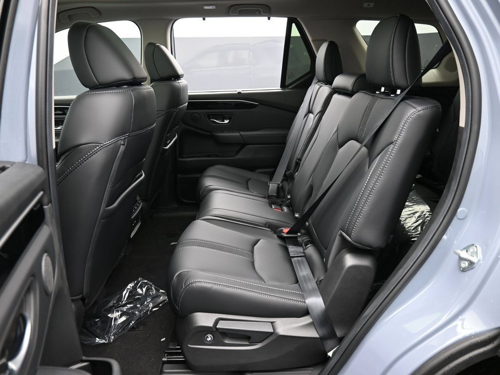 New 2025 Honda Pilot Touring image 22