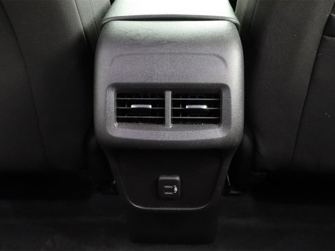 Used 2024 Chevrolet Equinox LT image 16