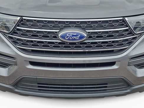 Used 2022 Ford Explorer XLT RWD image 3