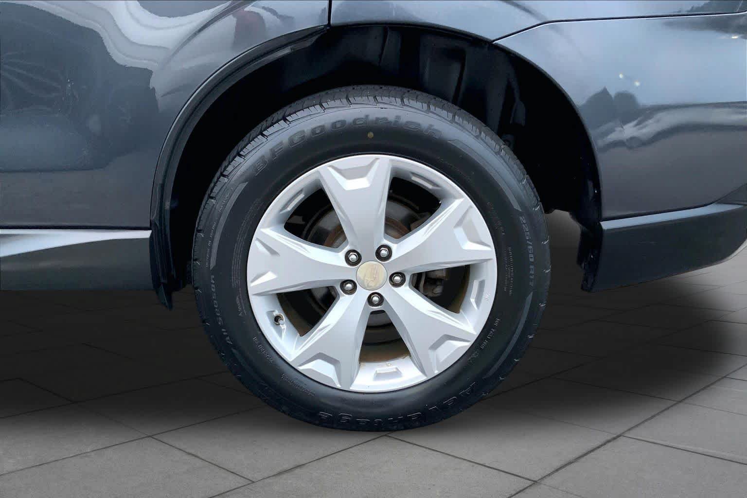 Used 2015 Subaru Forester 2.5i w/ Popular Package #2 AWD/4WD image 9