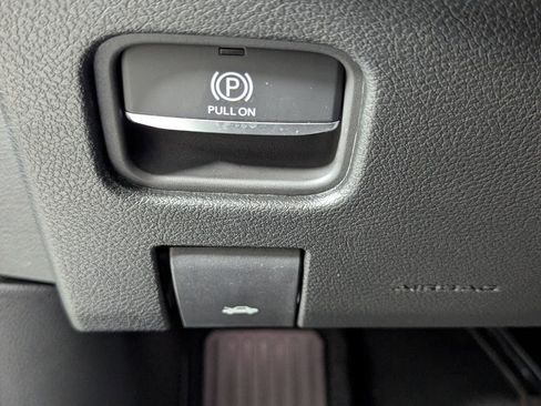 New 2025 Jeep Grand Cherokee Limited image 16