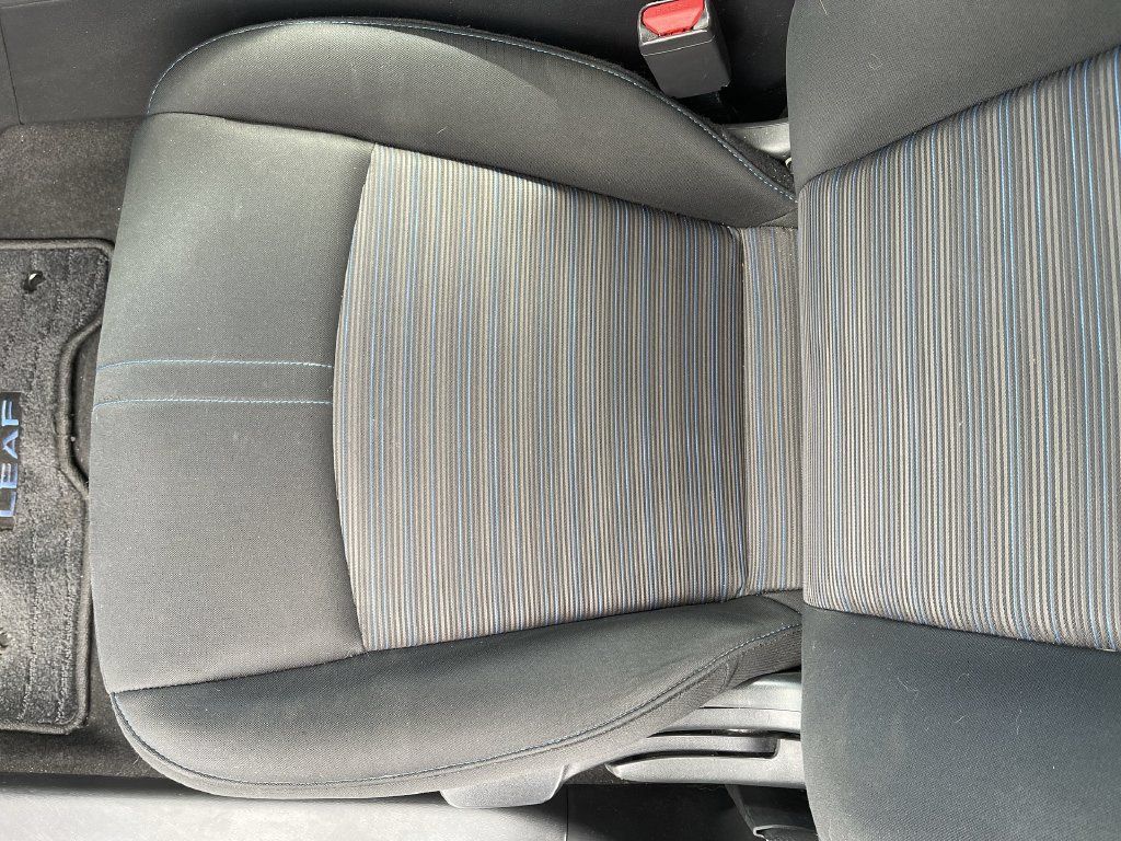Used 2025 Nissan Leaf S FWD image 21