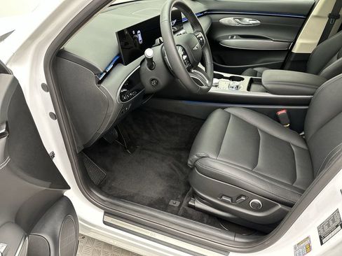 Certified 2026 Genesis GV70 2.5T Select AWD/4WD image 11
