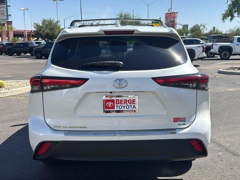 Used 2021 Toyota Highlander XLE FWD image 7