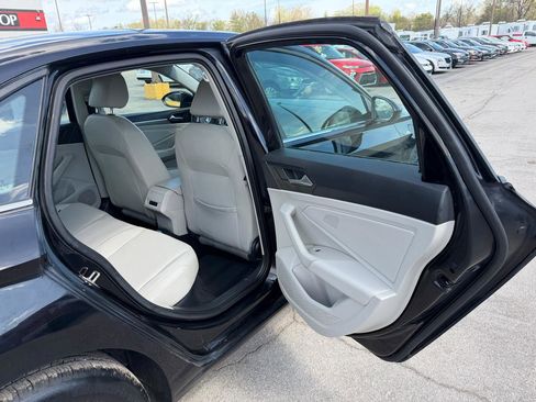 Used 2020 Volkswagen Jetta SE image 10