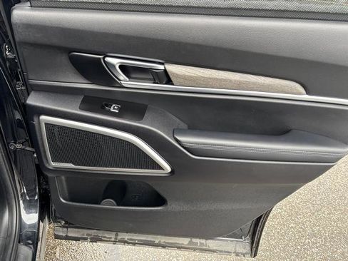 Certified 2022 Kia Telluride EX w/ EX Premium Package image 16