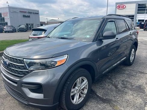 Used 2022 Ford Explorer XLT w/ Class IV Trailer Tow Package AWD/4WD image 2