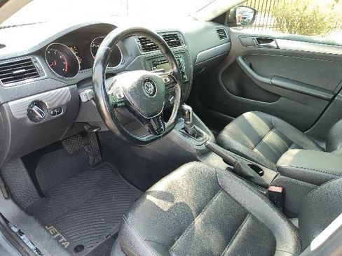 Used 2015 Volkswagen Jetta SE FWD image 16