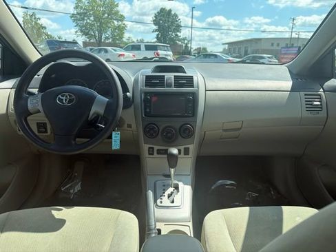 Used 2013 Toyota Corolla LE FWD image 7