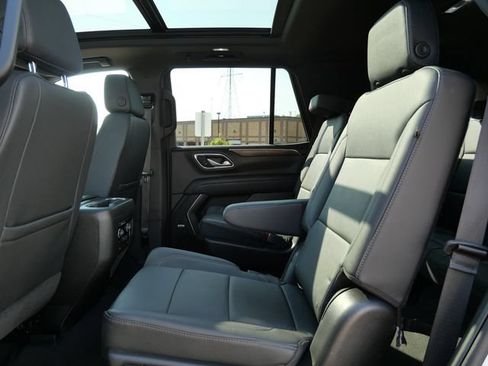 Used 2022 Chevrolet Tahoe Z71 w/ Luxury Package AWD/4WD image 14
