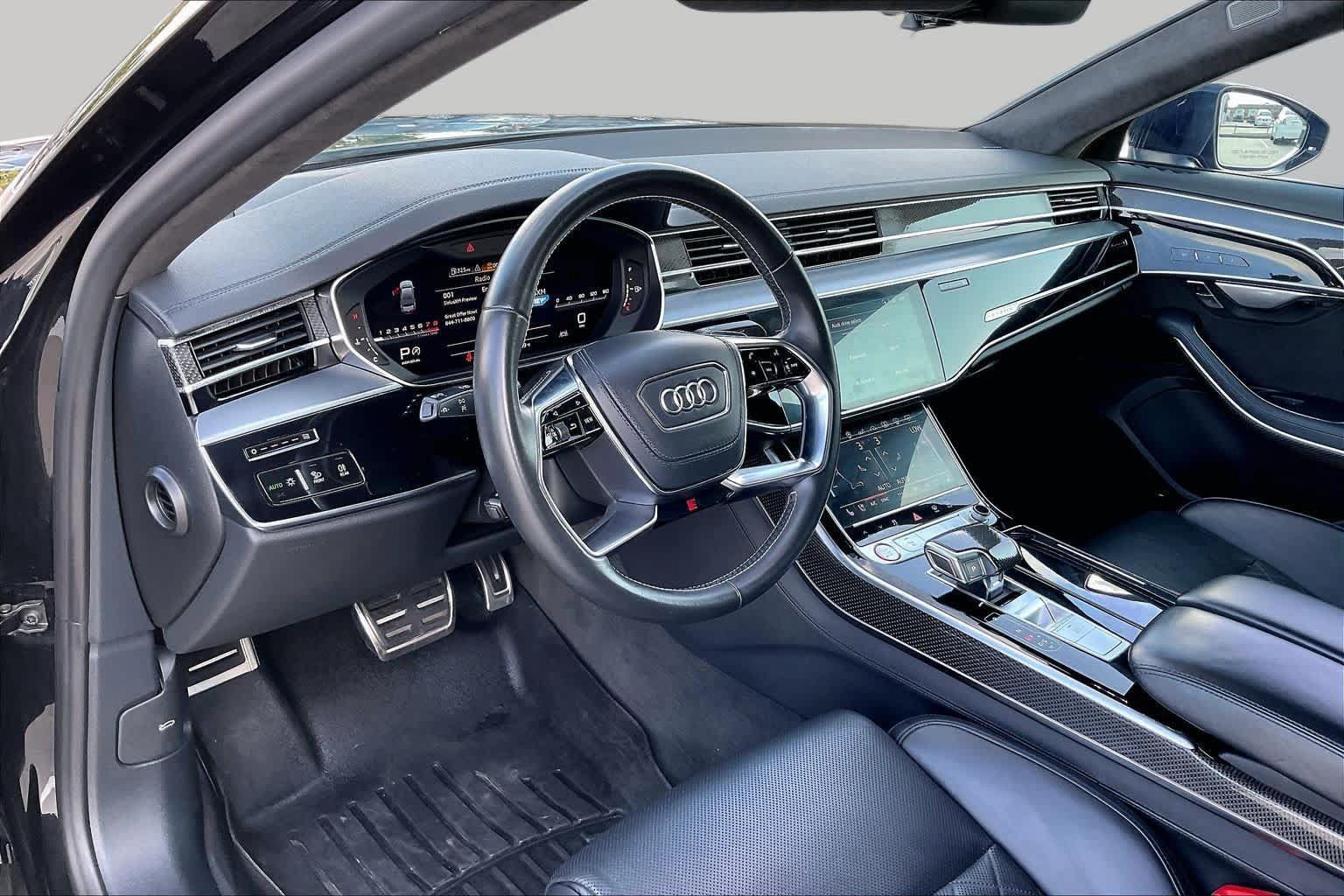 Used 2020 Audi S8 L w/ S8 Executive Package AWD/4WD image 18