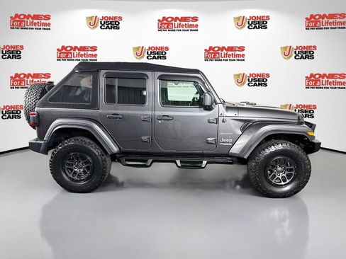 Used 2020 Jeep Wrangler Unlimited Sahara AWD/4WD image 16