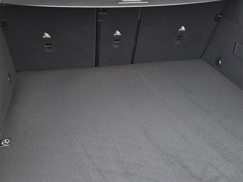 New 2026 Mercedes-Benz GLC 300 image 9