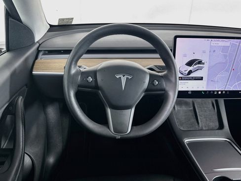 Used 2021 Tesla Model Y Long Range AWD/4WD image 16