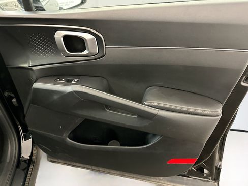 Used 2024 Kia Sorento S image 34