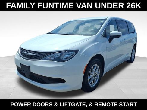 Used 2023 Chrysler Voyager LX FWD image 4