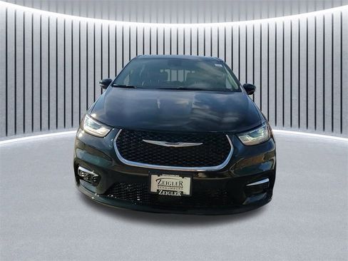 New 2026 Chrysler Pacifica Select image 7